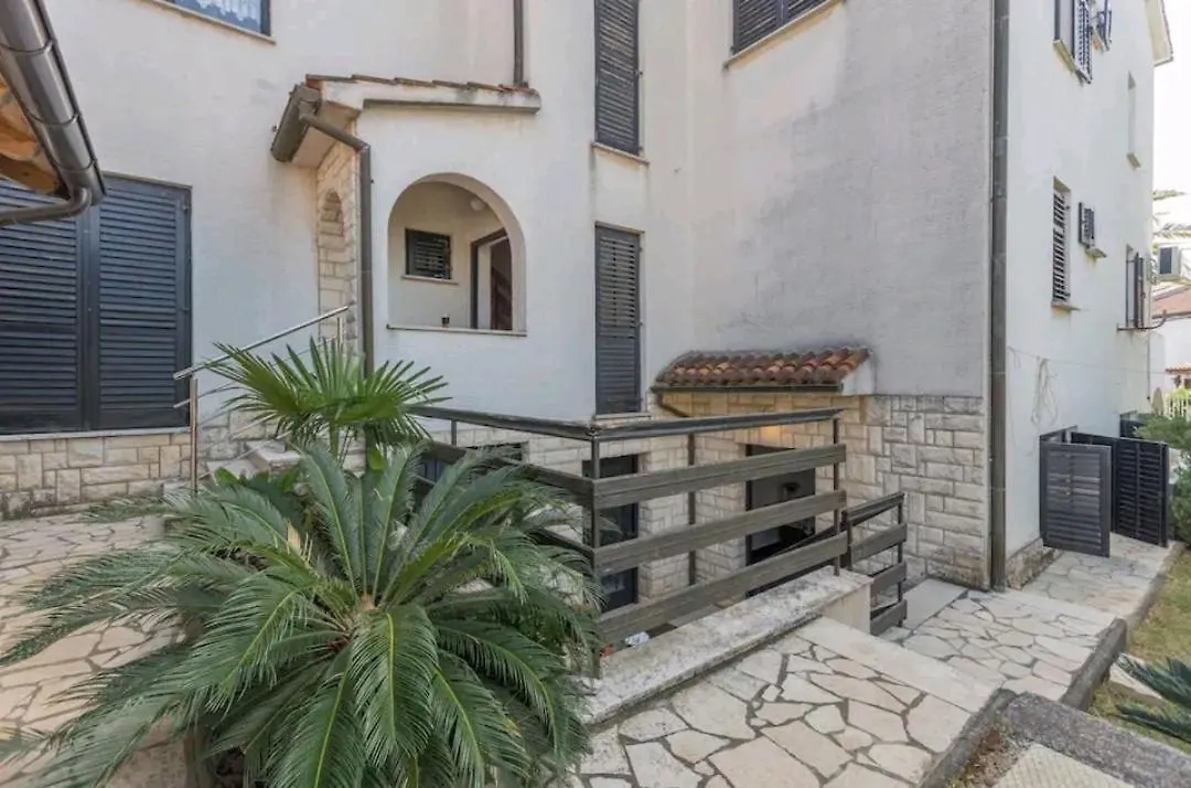 Apartments Gabi Pula 0*,  Croatia